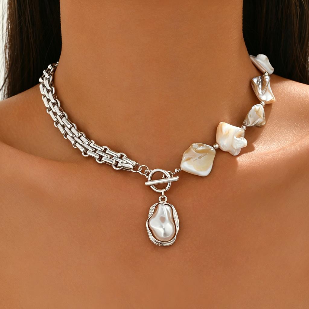 Boho Barokní Perlový Choker Asymetrický Kubánský Řetízek Zapínání na Páčku Výrazný Letní Plážový Šperk Dárek