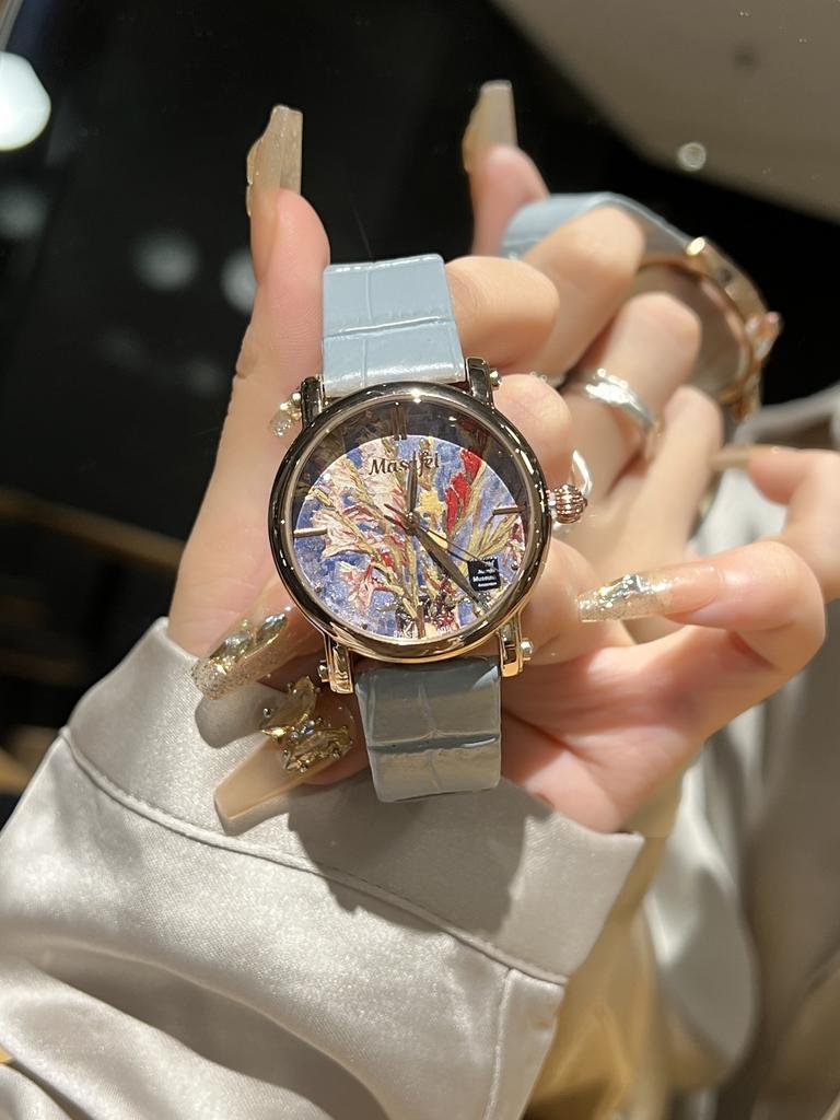 Colorful Flower Design Ladies Quartz Watch Plate Fashionable Women's Timepiece Accessory