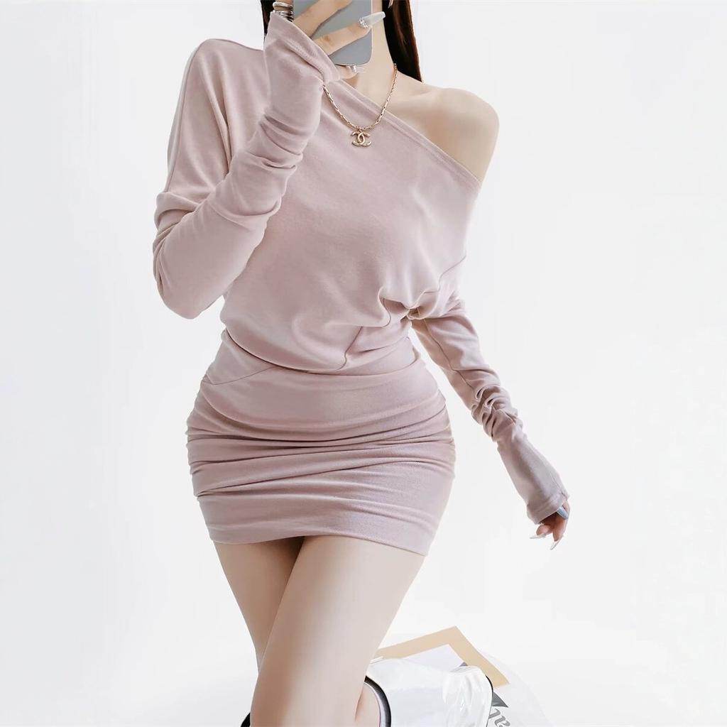 American vintage off-shoulder asymmetrical long-sleeve dress for women, new autumn pure and alluring spicy girl waist-cinching slimming pencil skirt