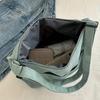 Borsa a Spalla in Velluto a Coste da Donna, Tote Casual a Righe di Grande Capacità con Chiusura a Cerniera, Simpatico Patch a Forma di Cappello, Perfetta per l'Uso Quotidiano