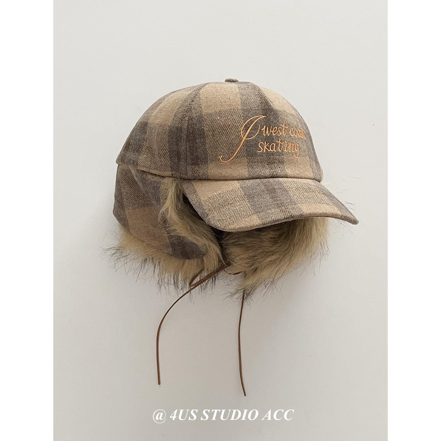 

Plaid Thickened Plush Lei Feng Hat for Women Autumn and Winter Warm and Ear Protecting Baseball Cap Showing Face Small Duck Cap M（57-60cm）