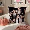 Stilvolle Kpop Girlgroup BBabymonster Kissenbezug Kissenhülle Kurzer Plüsch Verdeckter Reißverschluss Zimmer Sofa Kissenbezug