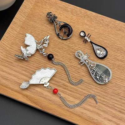 New Chinese Ink Painting Style Butterfly Pipa Fan Brooch National Style Women'S High-End Hanfu Cheongsam Exquisite Accessories