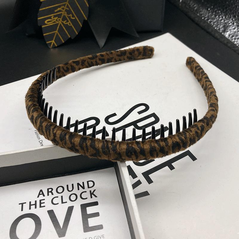 Leopard Print Non-Slip Retro Headband with Teeth for Makeup and Hair Styling 2025