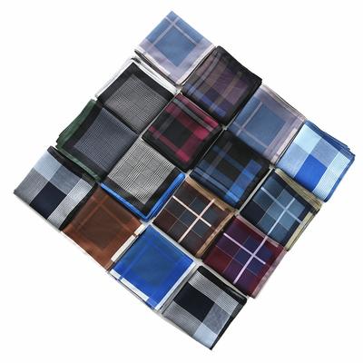3 Stück 43x43cm Kariert Gestreift Gekämmte Baumwolle Farbweberei Herren Schweißabwischende Quadratische Handtücher Retro Klassisch Saugfähige Taschentücher