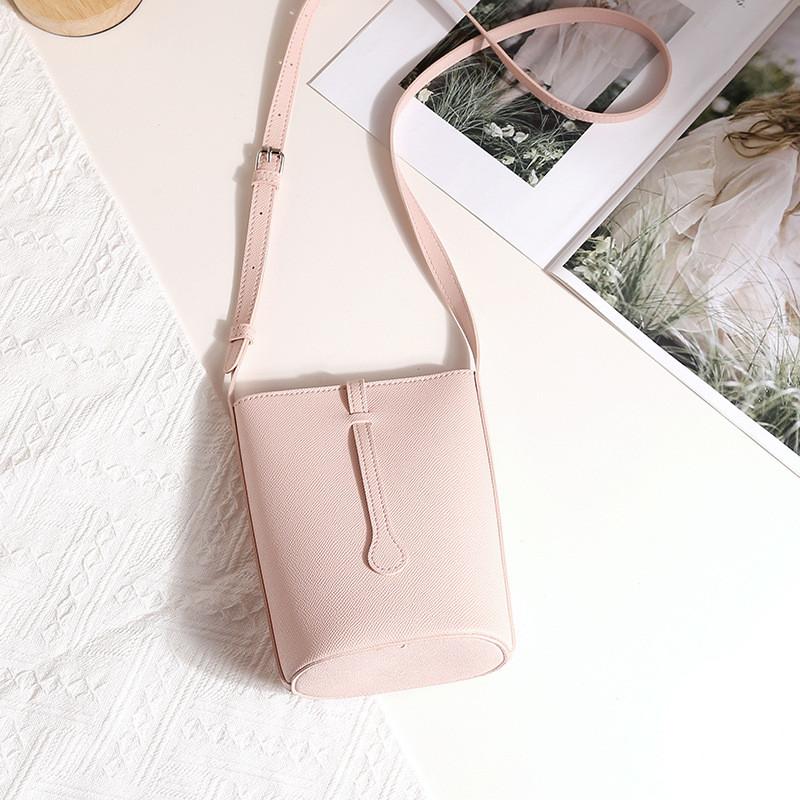 IELGY Soft Leather Messenger Bucket Bag Commuter Fashion Bag