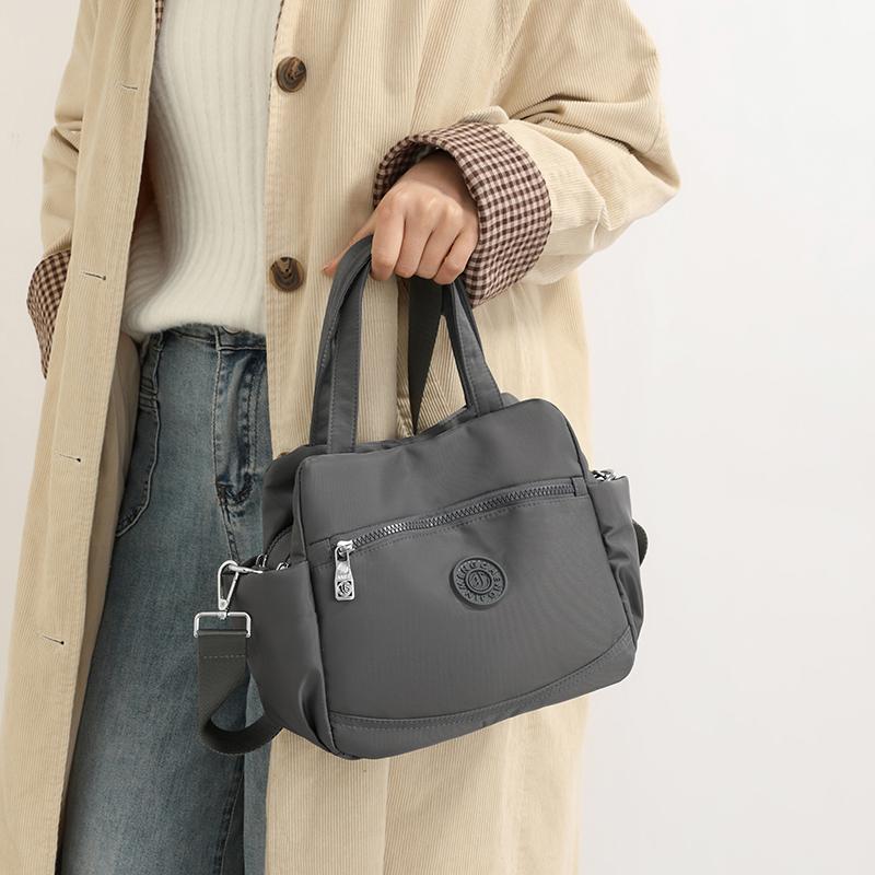 New Fashionable Lightweight Nylon Handbag Women Casual Simple Multi-Layer Single Shoulder Bag Commuting Crossbody Bag