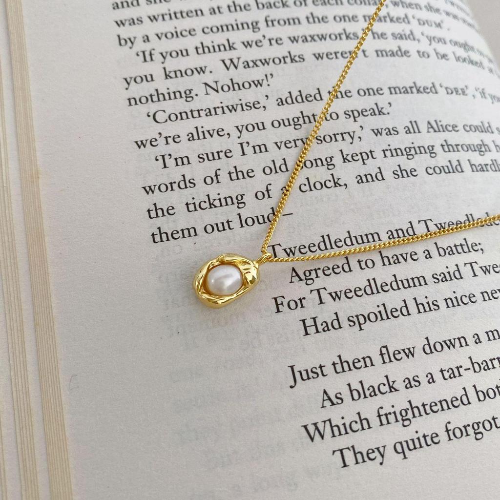 Japanese & Korean Minimalist Peanut Pearl Necklace: Gold/Silver Clavicle Chain with Children's Lock