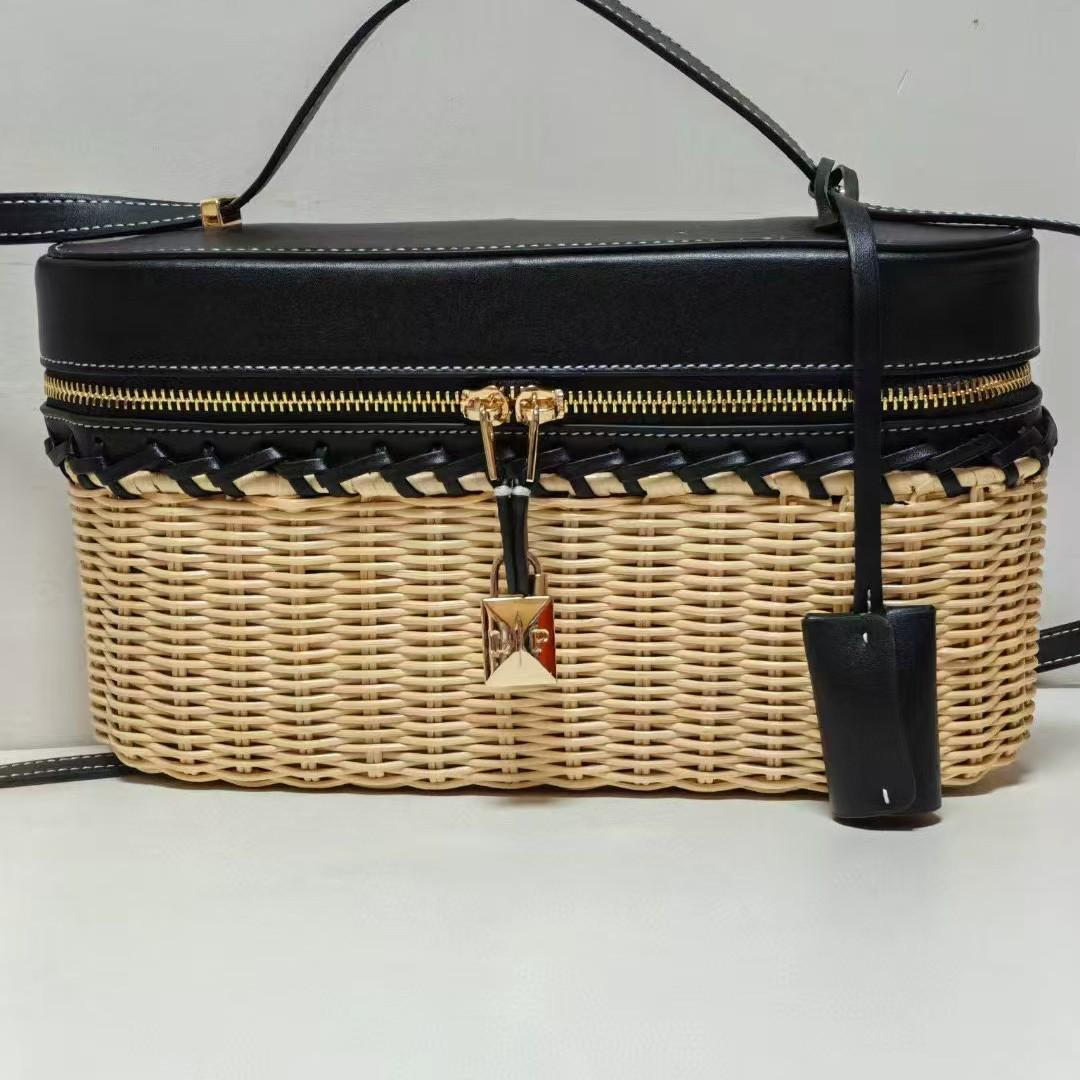 

Сумка на плечо из ротанга и бамбука ручной работы с кожаными деталями 19*5.5*13 cm чёрный