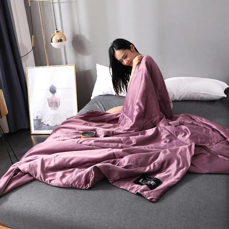 Luxury Emulation Silk Quilted Quilt Queen High End Spring Summer Satin Quilts Mechanical Wash Soft Comfortable Thin Comforter