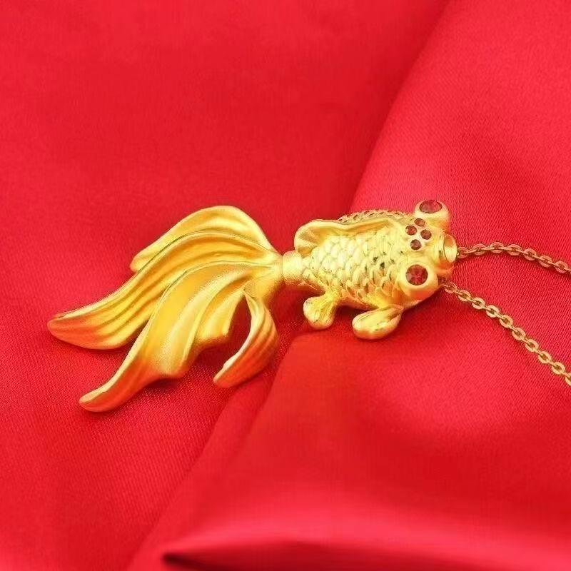 2026 Stylish Goldfish Pendant Necklace: Elegant O-shaped Chain for Women