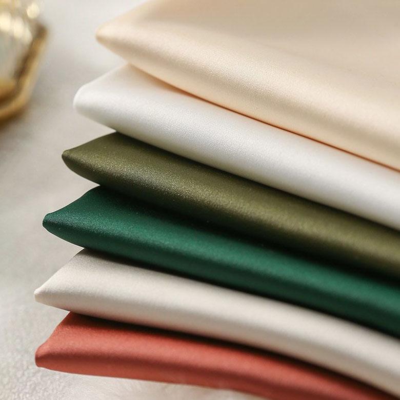 Satynowa kamizelka na ramiączkach, damski biały garnitur z letnim satynowym topem, jednolity kolor, luźny, swobodny top na ramiączkach