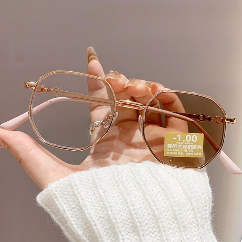 Women's INS Style Photochromic Myopia Glasses Metal Oversized Frames Comfortable HD Blue Light Blocking Minus Diopter Eyeglasses