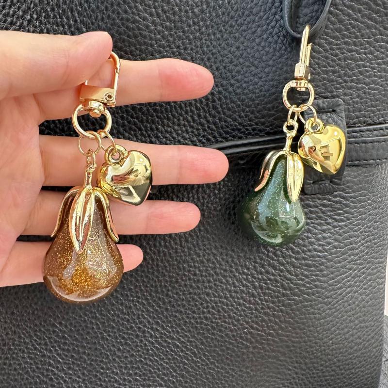 Exquisite Pear Keychain Simulation Resin Fruits Keyring Pendant Bag Charms Handbag Hanging Decoration Couple Gifts