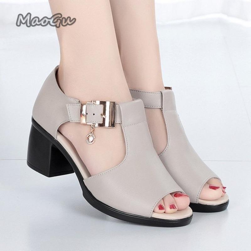 Sandálias Femininas de Verão Peep Toe Sapatos de Mãe Saltos Grossos Salto Alto Feminino Fivela de Metal Antiderrapante Sapatos Femininos Tendência Sandálias De Mulher