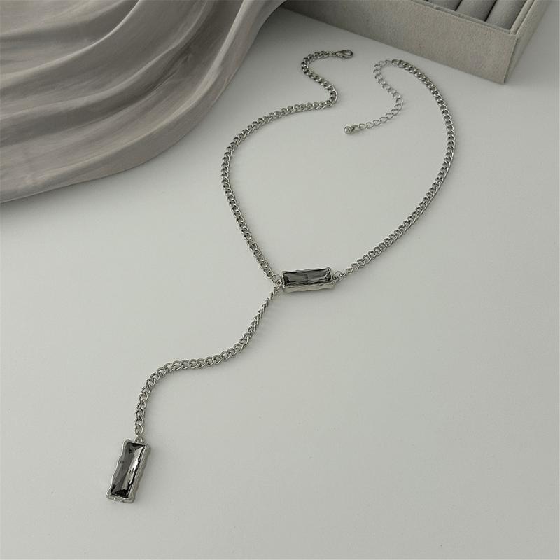 Black Acrylic Rhinestones Pendant Neckchain Alloy Chain Collarbone Necklace Stylish Jewellery Piece for Long Time Wear