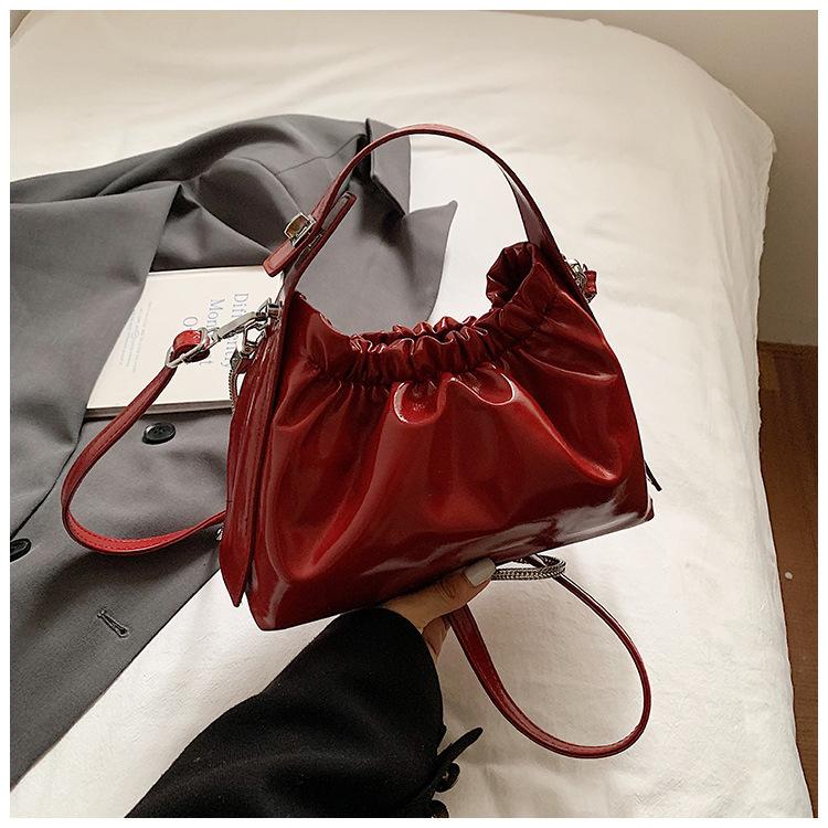 Fashion oil wax leather portable small bag women's 2025 new high-end chain messenger bag temperament bucket bag