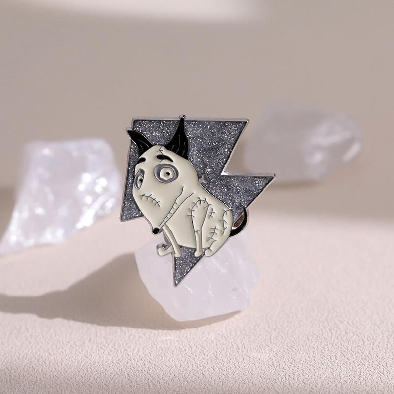 Shaped Animal Fun Injured Puppy Metal Badge For Backpack Decoration And Personal Style