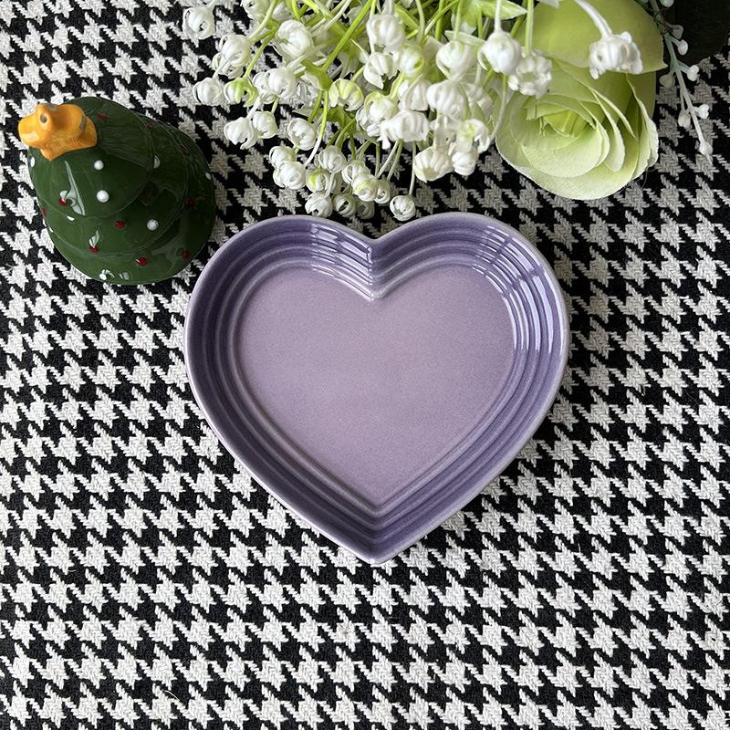 Ceramic Cat Bowl Heart Shaped Extra Wide Anti Vomiting Design for Stress Free Cat Feeding Time