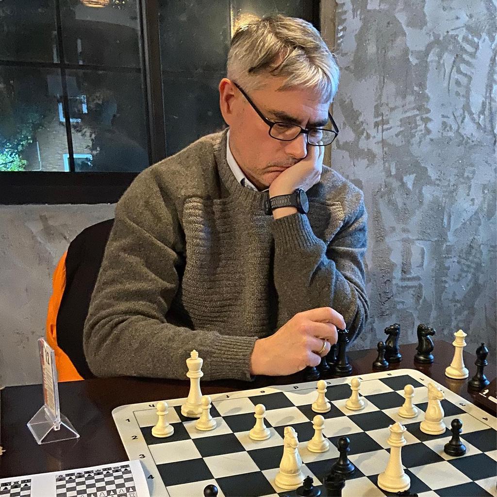 Turnierschach x Faltbares Silikon Königshöhe Kunststoff Vierfach gewichtet Klassisches Staunton Schach Aufbewahrung und Japanische Bedienungsanleitung A&A Set, 20"