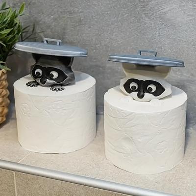Schwarz & Weiß 2 Stück 3D-gedruckter Waschbär-Toilettenpapierhalter - Langlebige Kunststoff-Badezimmerdekoration mit ausdrucksstarken Augen, Freistehend oder über dem Behälter montierbar