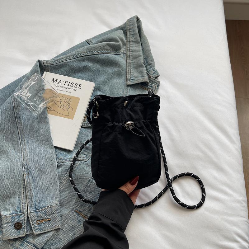 Japanese and Korean Literary Single Shoulder Messenger Bag Niche Design Trend Simple Small Bag Casual Fashion Lightweight Small Square Bag Women