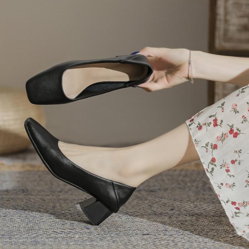 

Мода 2024 года, осень, новые женские модные удобные туфли с квадратным носком и неглубоким воротом в стиле ретро на низком каблуке 34 чёрный
