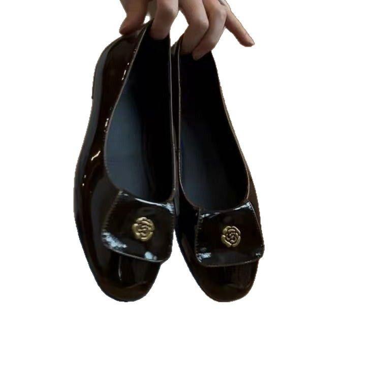 Sheepskin version~ French light mouth glossy one-pedal small single shoes retro versatile camellia round head flat bottom evening shoes