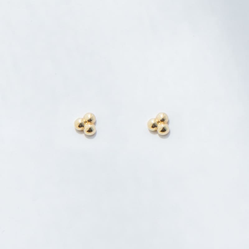 LUNNE 14k Three-Ball Piercing Earrings (14k Gold) S17