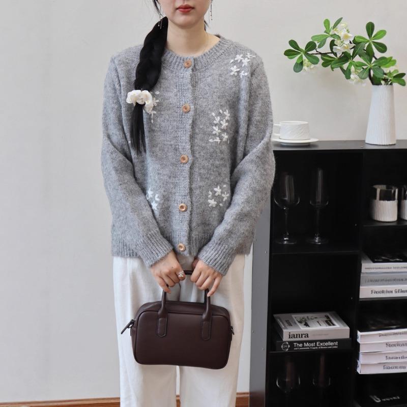 Crew Neck Loose Embroidered Knitted Cardigan Autumn and Winter New Soft Waxy Sweet Gentle Wind Sweater Jacket Women