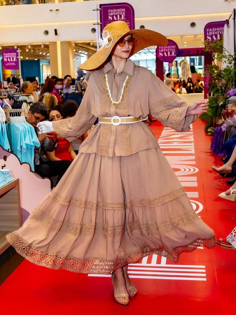 M276# Middle East Lace Applique Shirt & Loose A-line Long Skirt Set for Women