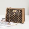 Deer Pendant Decorative Chain Messenger Bag Fashionable and Casual New Diamond Embroidered Women's Shoulder Bucket Bag