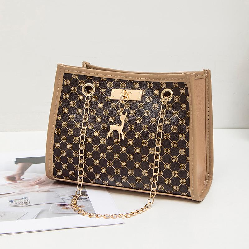 Deer Pendant Decorative Chain Messenger Bag Fashionable and Casual New Diamond Embroidered Women's Shoulder Bucket Bag