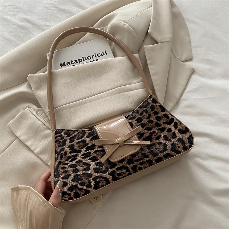

Niche leopard print design armpit bag new temperament commuter texture handbag versatile shoulder bag women хакі