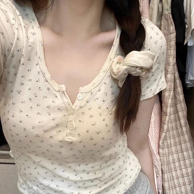 Fahion Women's Summer U-neck Floral Short-sleeved Y2k Sexy Top Slim-fit Versatile Ladies Thin Short T-shirt