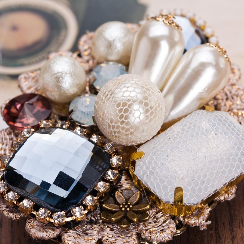 Vintage Women Girls Crystal Pearl Badges Brooch Elegant Flower Rhinestone Classic Brooches Pins Exquisite Wedding Party Pin Gift