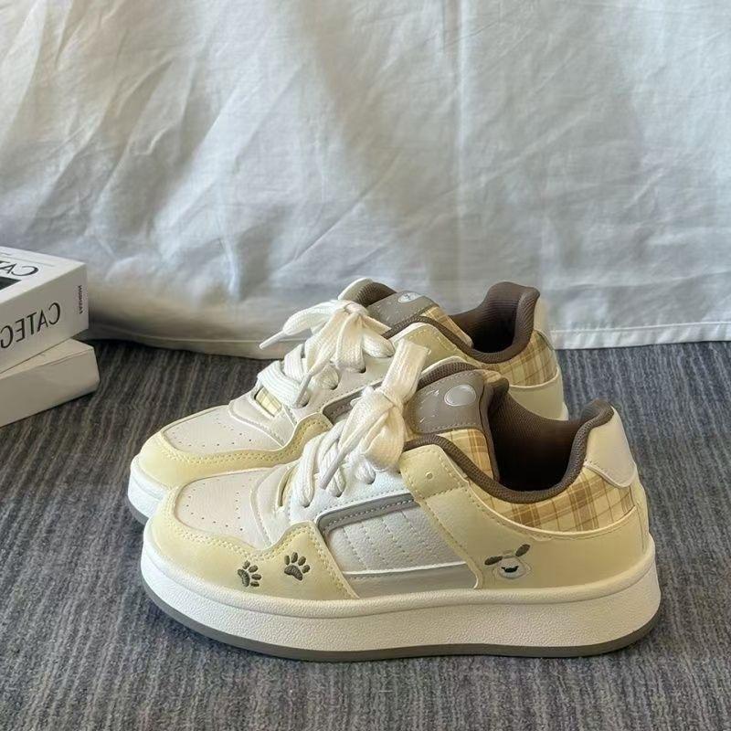 Campus Style Little White Shoes Women's Autumn New Breathable Board Shoes Versatile Students with Skirts Bread Shoes