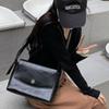 Women's Autumn/Winter 2022 Retro Large Capacity Crossbody Bag for Commute or Student Use