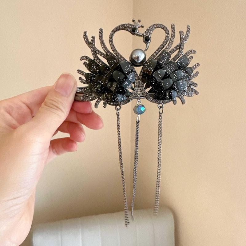 Goose Twist Hair Clip чёрный