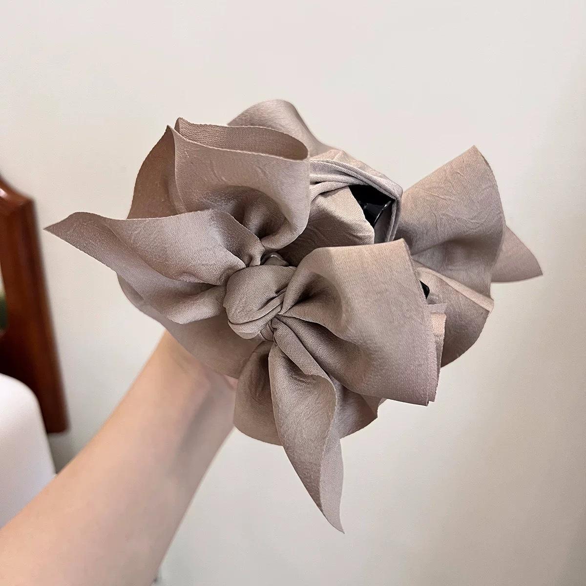 

1 шт. элегантная модная универсальная черная заколка для волос из атласа с бантом в корейском стиле, темпераментная заколка для женщин, аксессуар для волос на затылок