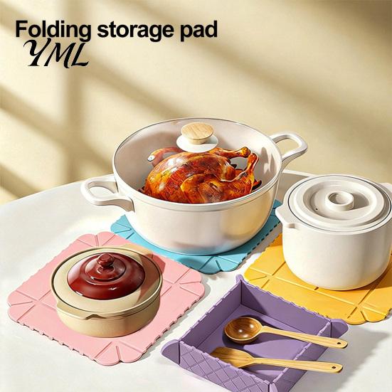 Waterproof Kitchen Accessory Foldable Silicone Magnetic Mat, Heat Resistant Hot Pad, Portable Table Mat Non-slip Trivet for Dining And Camping Picnic