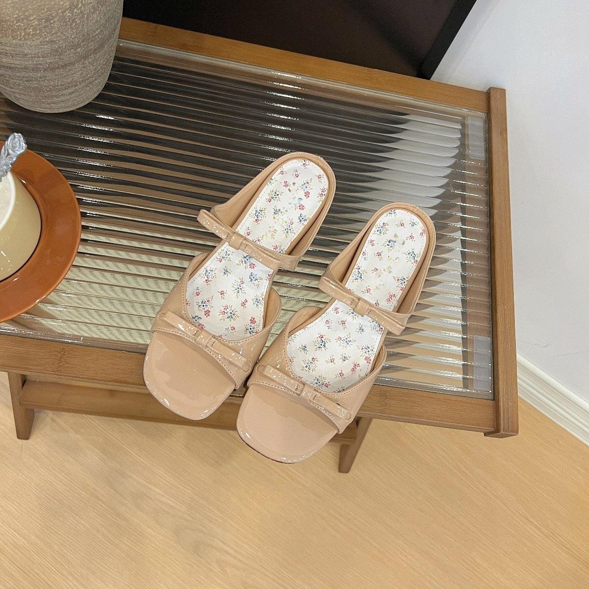 

Small inner height increase women s shoes French beautiful floral bow open-toed cool slippers outer wear spring and summer skirt 35