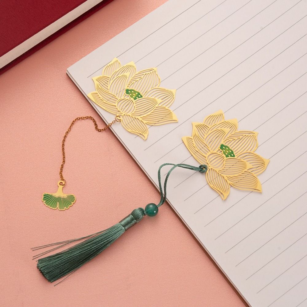 Koi Karpfen Blatt Metall Lesezeichen Lotusform Ausgehöhlt Quaste Lesezeichen Schreibwarengeschenk