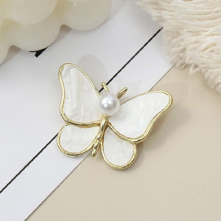 Butterfly Wing Brooch Pearls Inlay Jewelry Comfortable Wear Alloy Materials Reliable Clasp Designs