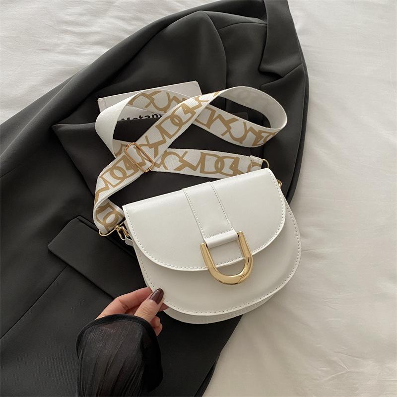 High value foreign style small bag women 2025 new trendy fashion versatile messenger bag Internet celebrity shoulder saddle bag