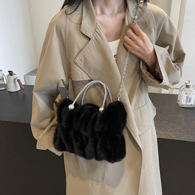 

New Autumn Women Fluffy Top Handle Bags Simple and Fashiable Design Cloud Bags Commuter Friendly Bucket Crossbody Bags чёрный