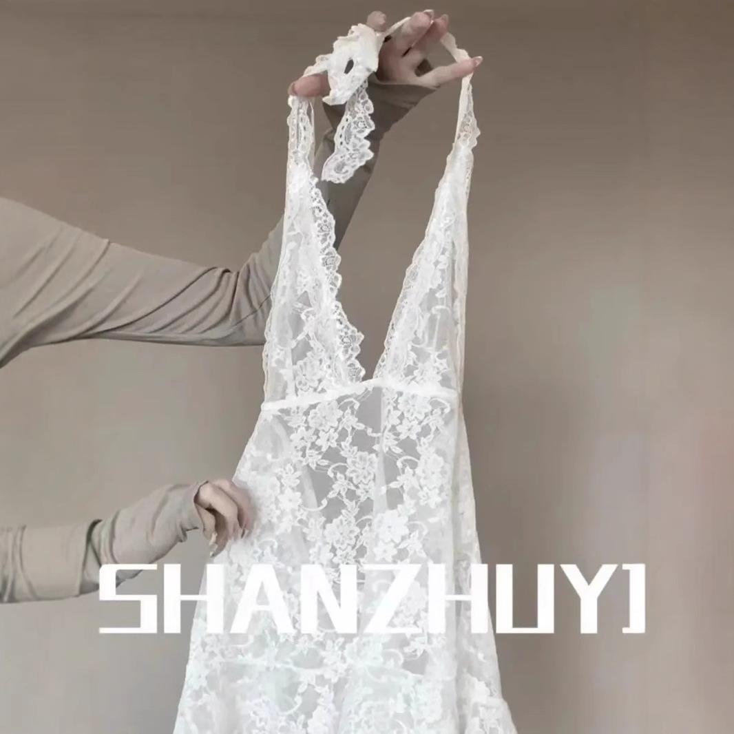 

Lace Layering Essential: Sweet & Spicy Embroidered Sleeveless Knit Camisole - Early Autumn Slimming Design S