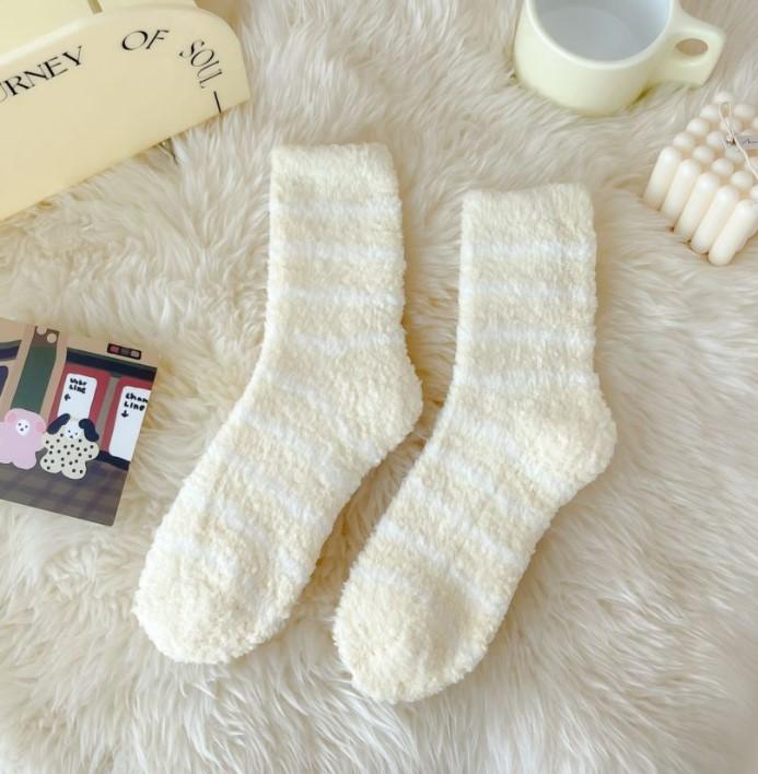 Women's Warm Solid Color Floor Socks Non Slip Plush Knitted Coral Fleece Socks No Show Socks kawaii cute men