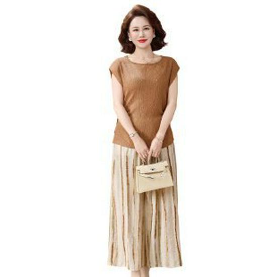 

Elegant Age-Reducing Summer T-Shirt for Middle-Aged & Elderly Women XL жёлтый/коричневый