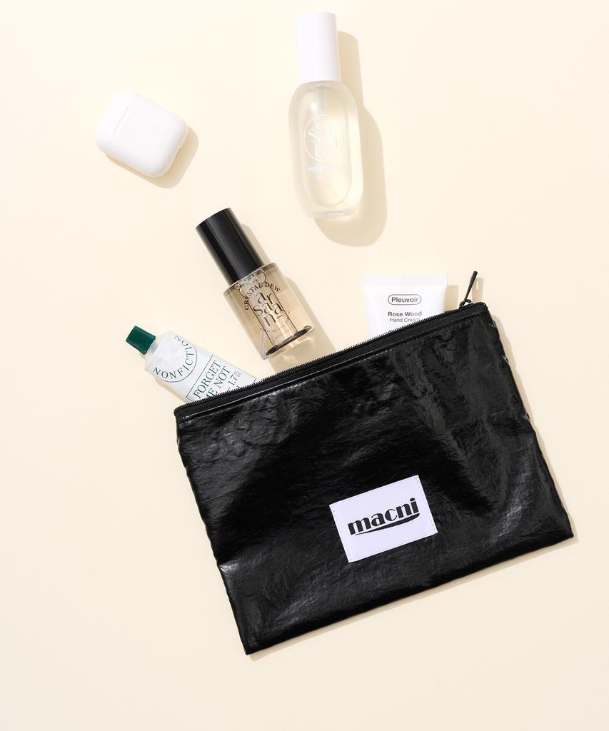 Macni Glossy Slim Pouch Black